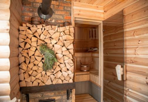 Aromathérapie dans les saunas à bois : Huiles essentielles et herbes