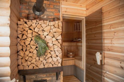 Mesures de sécurité incendie et équipements pour les saunas à bois.